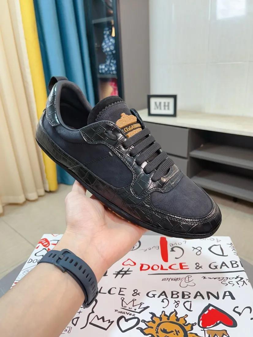 Men's shoes💰560🌹🌹"Dolce & Gabbana DG" original imported first-layer cowhide➕sheepskin lining, light on the foot, comfortable, versatile, original special outsole🔥favored by trendy men, welcome to compare quality🔥exquisite luxury, super A level! Compared with the genuine product at the counter, the version is no worse at all! Code number 38-44
